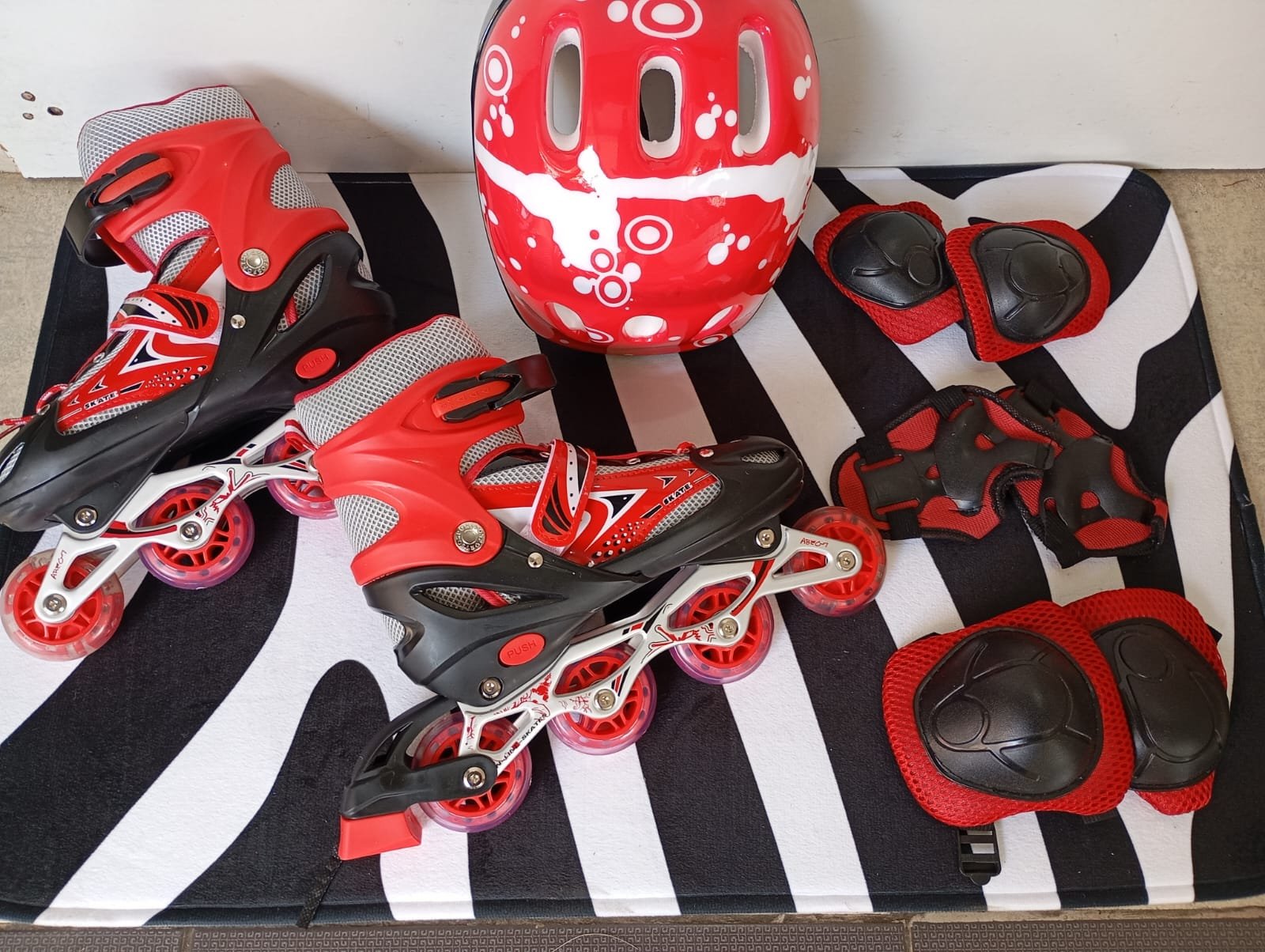 Adjustable Inline Skates Set with Helmet & Protective Guards