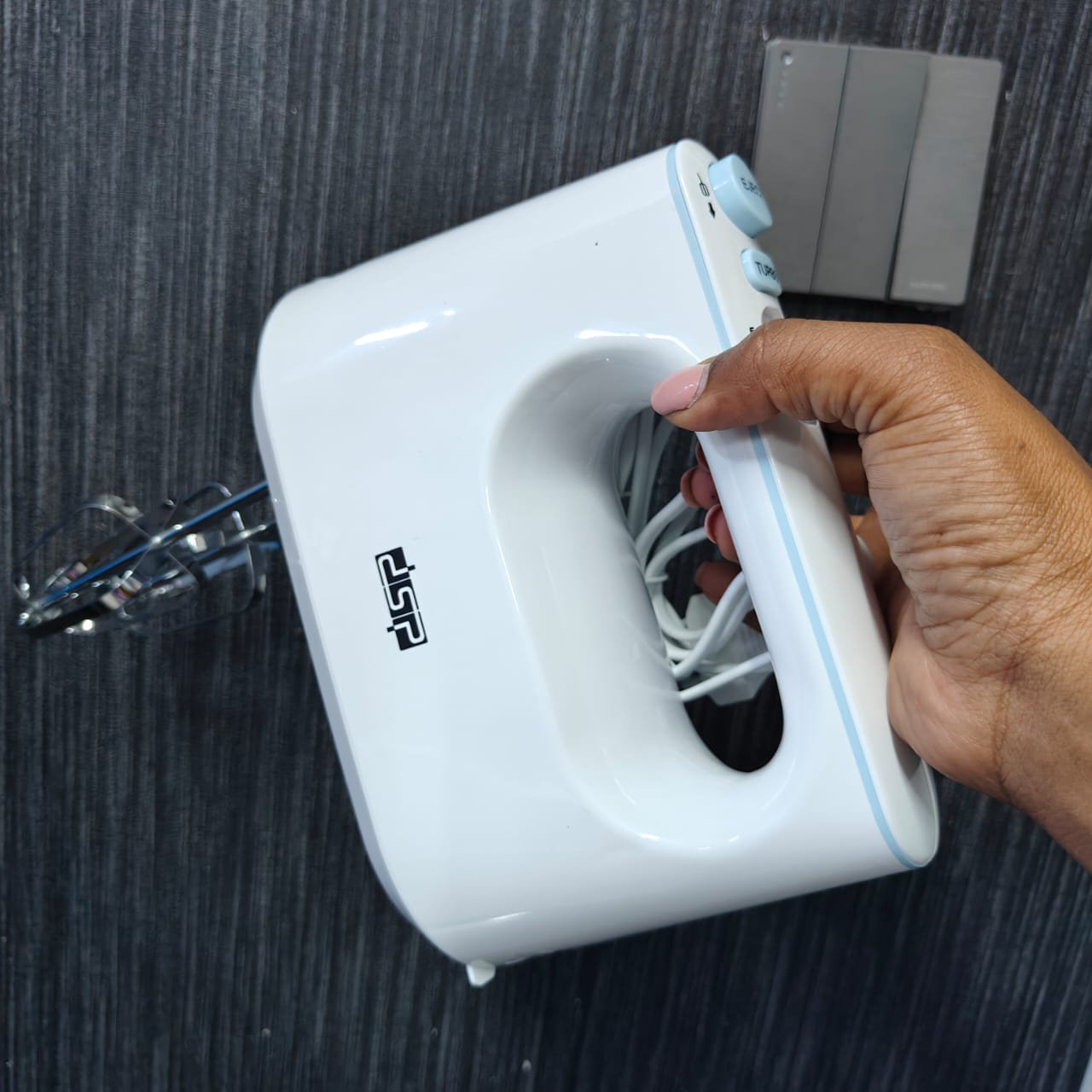 Hand mixer